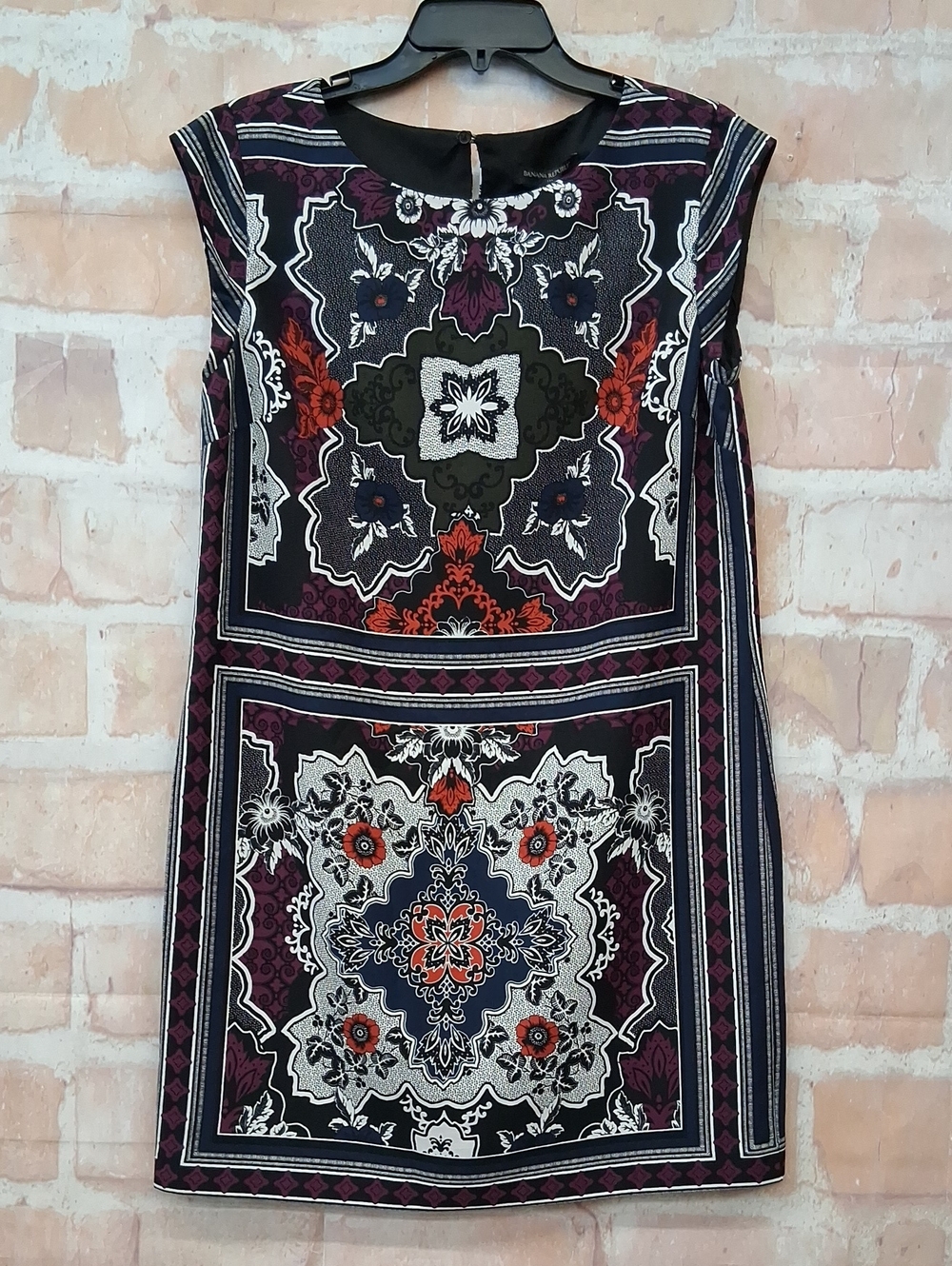 NWT Banana Republic Sleeveless Printed Shift Dress in Black, Plum, and Red